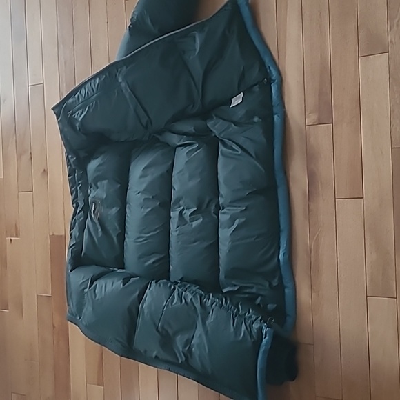 Cotopaxi Women's Down Jacket - Picture 3 of 9
